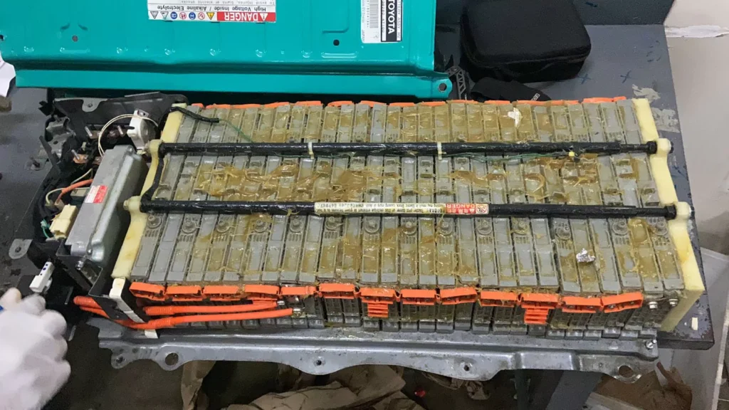 Ocupan banco de baterías con celdas rellenas de cocaína